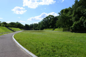 今城塚古墳公園